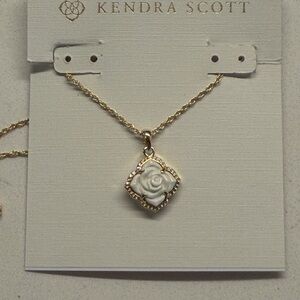 Kendra Scott Mallory Rose Pendant Necklace